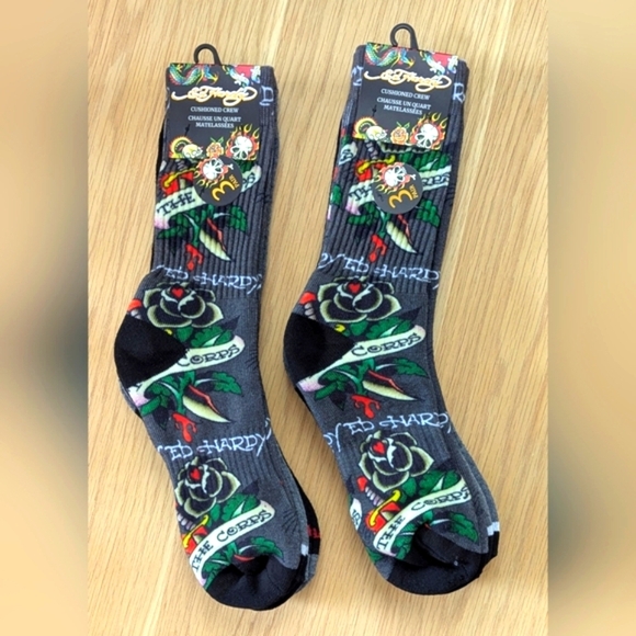 NWT Ed Hardy Cushioned Crew Socks Skulls, Tigers, Roses/Corps Black & Grey Plain - Picture 7 of 16